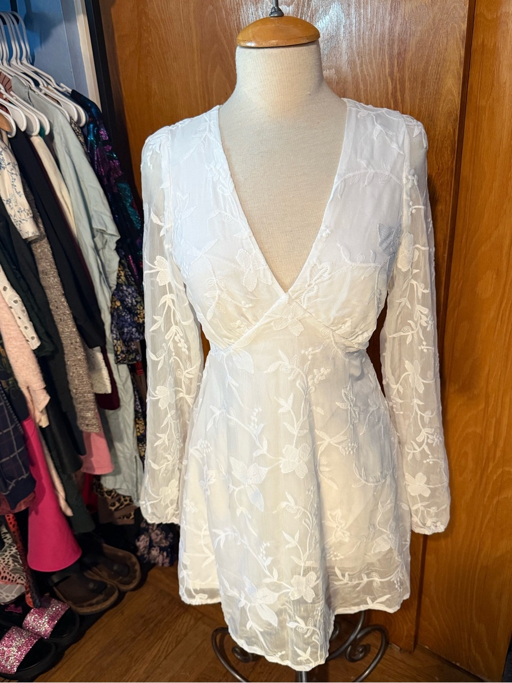 Lulu's White Floral Embroidered V-Neck Long Sleeve Dress